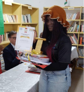 2e Prix, Mlle Houeninvo Iyanou Grace de l'International Community School of Abidjan (ICSA).